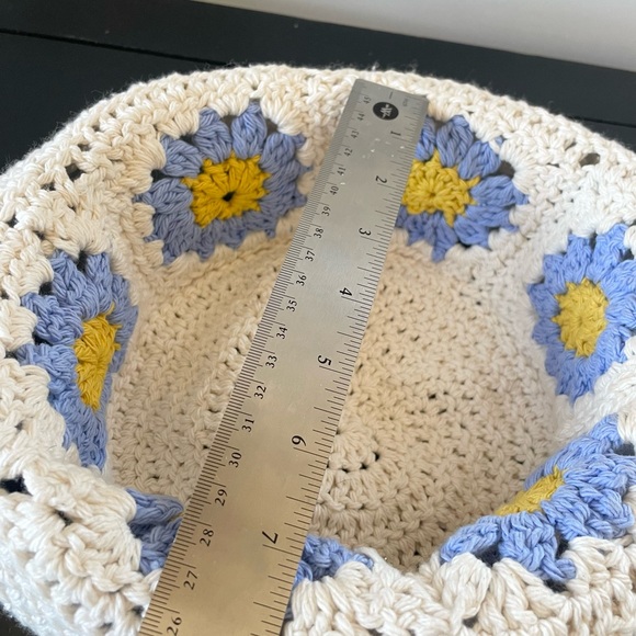 NEW Handmade Floral crochet Bucket Hat - Granny squares with flowers - Picture 7 of 7